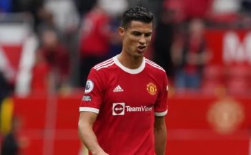 Cristiano Ronaldo frustrado após jogo do Manchester United