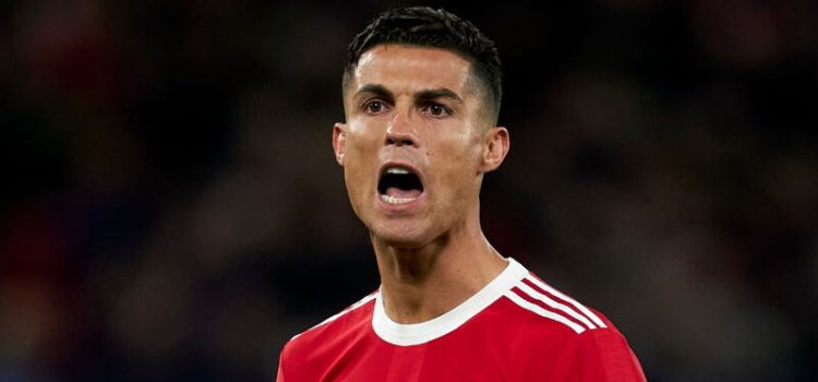 Cristiano Ronaldo reclama com a arbitragem