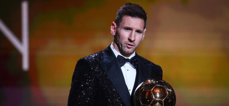 Lionel Messi após a conquista da Bola de Ouro