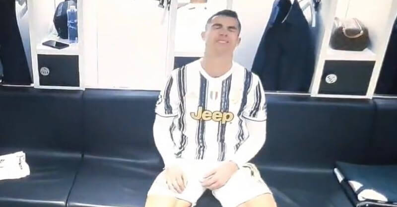 Cristiano Ronaldo desolado após a eliminação da Juventus diante do FC Porto