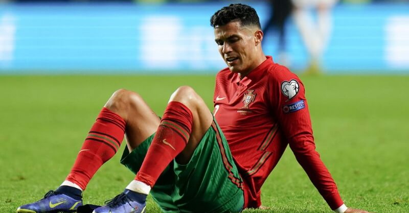 Cristiano Ronaldo triste com a derrota de Portugal frente â Sérvia