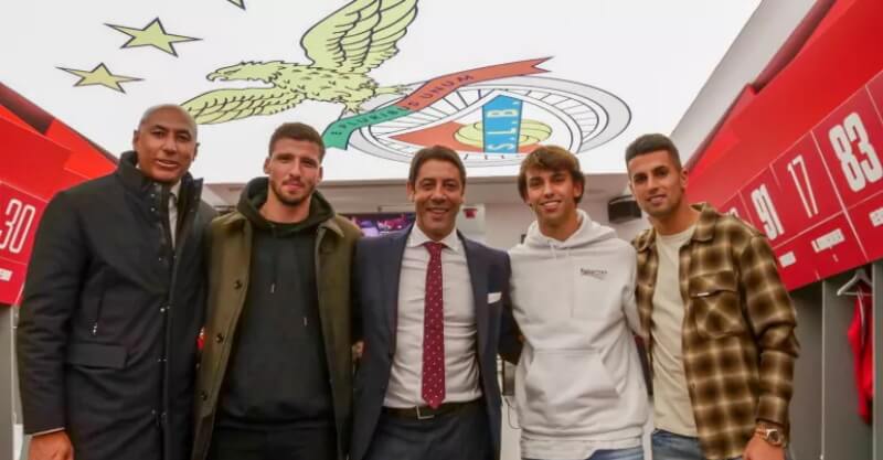Rui Costa com Luisão, João Félix, João Cancelo e Rúben Dias após o Benfica-SC Braga