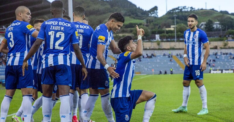 Jogadores do FC Porto festejam golo de Luis Díaz contra o Santa Clara