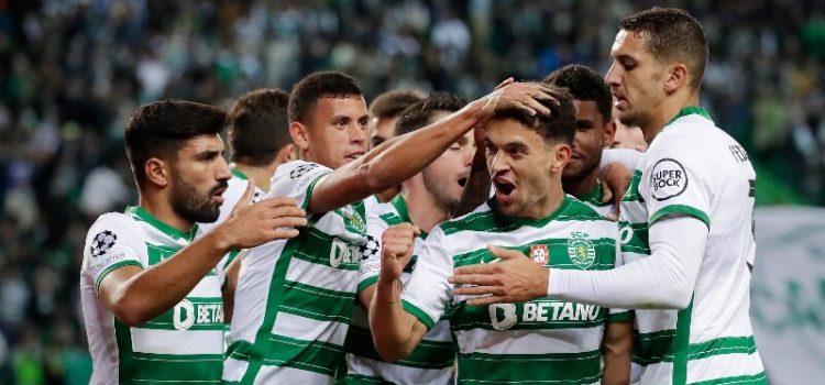 Jogadores do Sporting festejam golo de Pote diante do Besiktas
