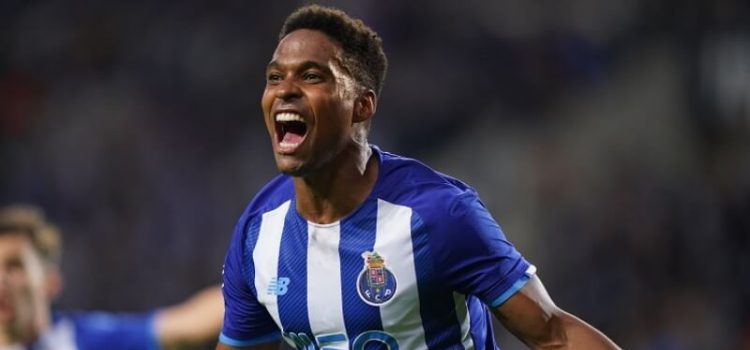 Wendell, jogador do FC Porto, celebra estreia a marcar