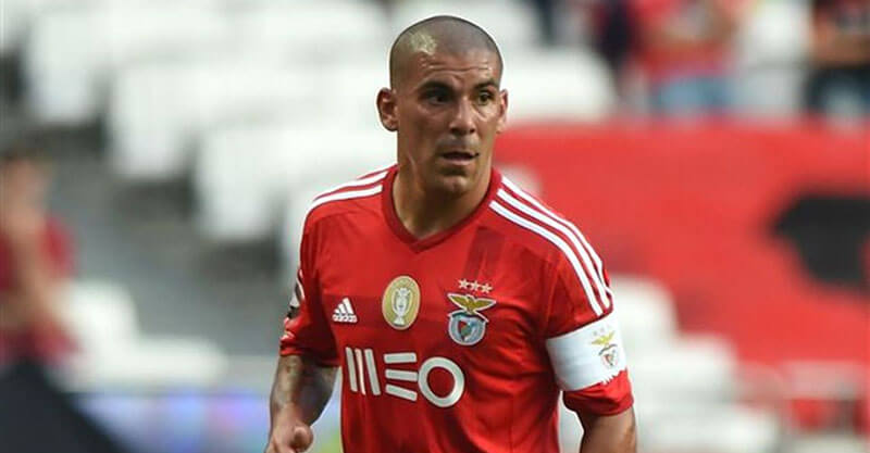 Maxi Pereira, lateral-direto nos tempos do Benfica