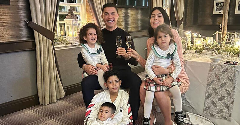 Cristiano Ronaldo com a família no ano novo