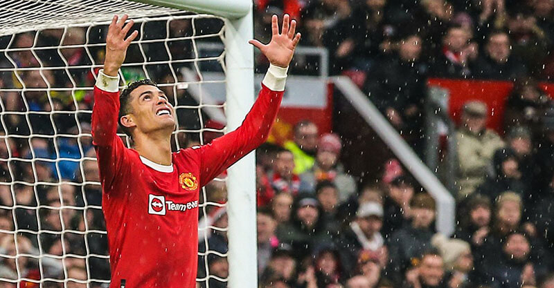 Cristiano Ronaldo desolado com uma oportunidade desperdiçada no Manchester United-Southampton