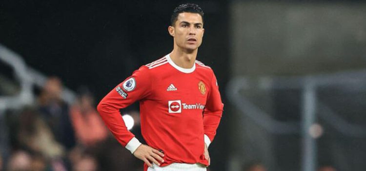 Cristiano Ronaldo desapontado com o tropeção do Manchester United diante do Southampton