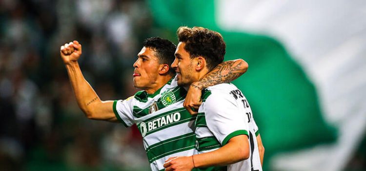 Pedro Porro e Pedro Gonçalves festejam golo no Sporting-Estoril