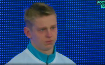 Oleksandr Zynchenko emocionado no Everton-Manchester City