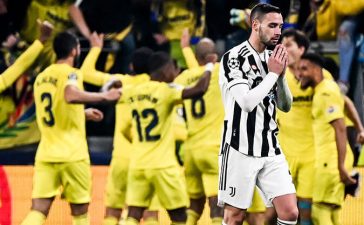 Jogador da Juventus desolado com eliminação, perante a festa do Villarreal