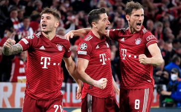 Jogadores do Bayern de Munique celebram triunfo sobre o Borussia Dortmund