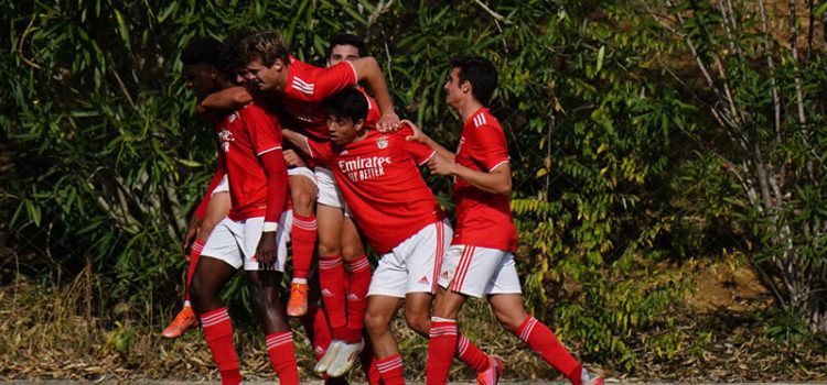 Jogadores do Benfica celebram vitória na Youth League