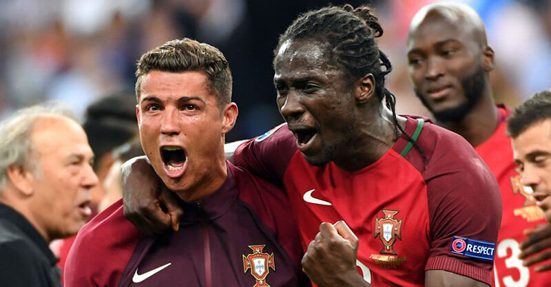 Cristiano Ronaldo e Éder festejam a conquista do Euro 2016