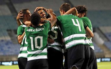 Jogadores do Sporting festejam golo no jogo de pré-temporada contra a AS Roma