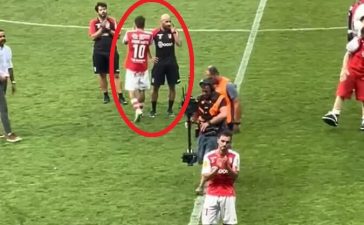 André Horta emocionado durante a despedida de Ricardo horta aos adeptos do SC Braga