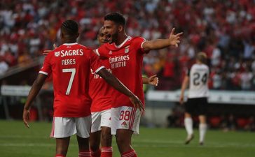 Gonçalo Ramos festeja golo ao Midtjylland pelo Benfica