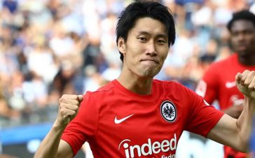 Daichi Kamada, médio-ofensivo do Eintracht Frankfurt que interessa ao Benfica