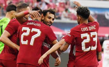 Mohamed Salah festeja golo com Darwin Nuñez e Luis Díaz