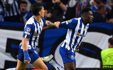 Zaidu festeja o golo do FC Porto frente ao Bayer Leverusen