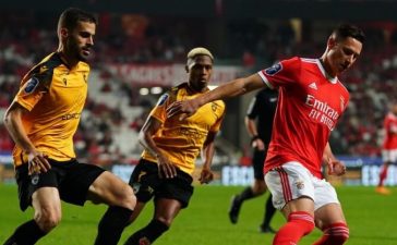 Julian Draxler, jogador do Benfica, e jogador do Penafiel