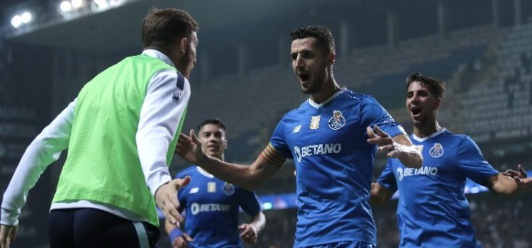 Iván Marcano celebra golo no Boavista-FC Porto
