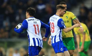 Jogadores do FC Porto no empate com o Mafra na Taça da Liga