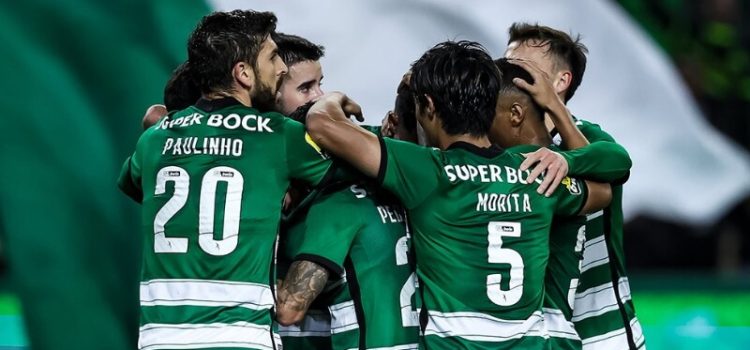Jogadores do Sporting celebra vitória sobre o V. Guimarães