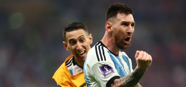 Lionel Messi e Ángel Di María na final do Mundial entre Argentina e França