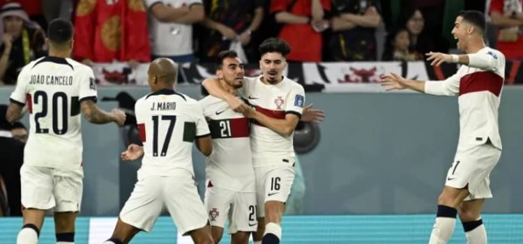 Jogadores da Seleção Nacinal celebram golo na derrota diante da Coreia do Sul no Mundial
