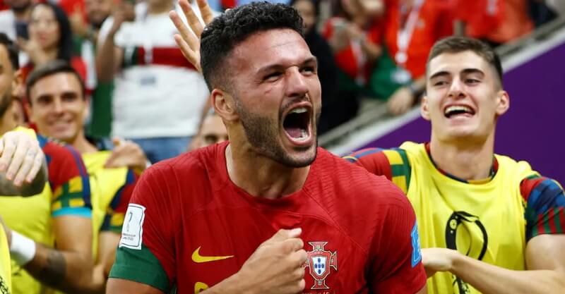 Gonçalo Ramos celebra efusivamente os golos no Portugal-Suíça do Mundial 2022