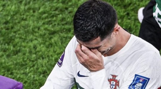Cristiano Ronaldo em lágrimas após o Marrocos-Portugal no Mundial 2022