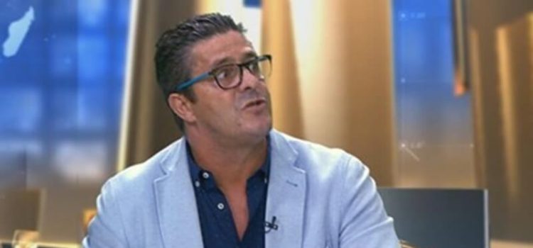 Fernando Mendes, comentador afeto ao Sporting, num programa da CMTV