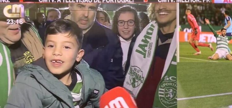 Jovem adepto do Sporting após a vitória sobre o Vizela
