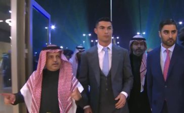 Cristiano Ronaldo na apresentação no Al Nassr