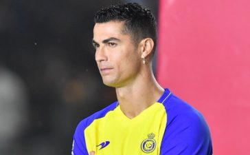 Cristiano Ronaldo a preparar-se para falar aos adeptos do Al Nassr