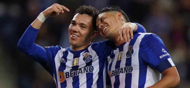 Pepê e Evanilson na vitória do FC Porto sobre o Vizela