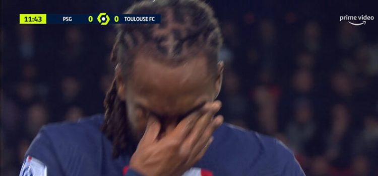 Renato Sanches chora após lesionar-se no PSG-Toulouse