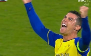 Cristiano Ronaldo festeja segundo golo pelo Al Nassr