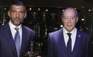 Sérgio Conceição e Pinto da Costa após a gala dos Dragões de Ouro