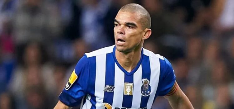 Pepe, capitão e central do FC Porto