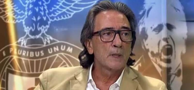 Rodolfo Reis, comentador afeto ao FC Porto, no comentário desportivo na CMTV