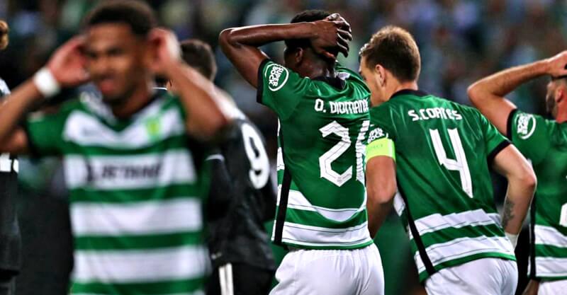 Jogadores do Sporting no jogo da Liga Europa com a Juventus