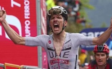 João Almeida, ciclista português, na Volta a Itália.