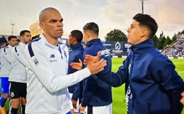 Pepe e Santiago Colombatto no Famalicão_FC Porto