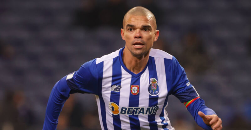 Pepe em ação pelo FC Porto
