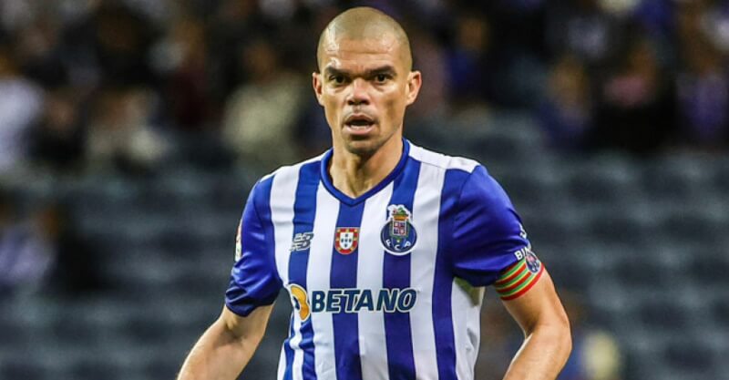 Pepe, central e capitão do FC Porto