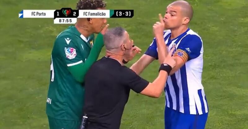 Pepe insurgiu-se contra Manuel mota após polémica racista com Colombatto no FC Porto-Famalicão da Taça