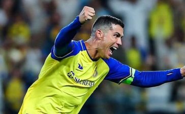 Cristiano Ronaldo festeja com euforia um golo pelo Al Nassr